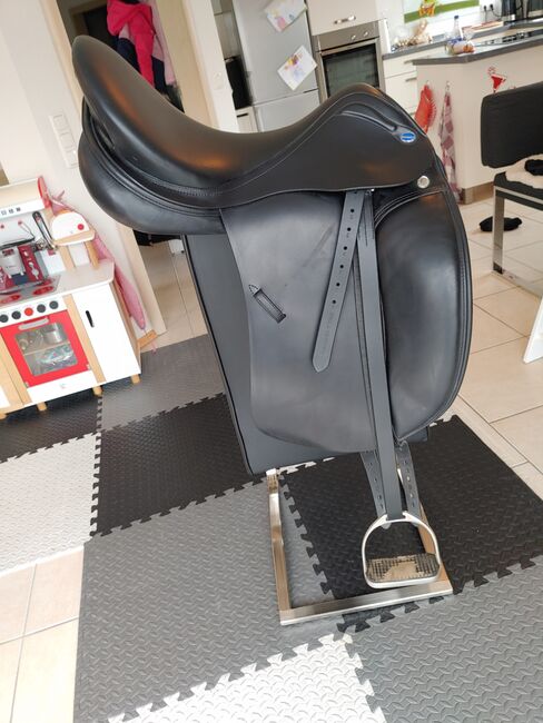 Euroriding by Prestige Dressursattel Neuwertig, Euroriding by Prestige Emilio, Sandra, Dressage Saddle, Hameln, Image 2