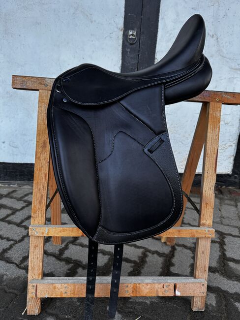 Euroriding Romulus Dressur 17Zoll Medium, Euroriding Romulus, Lisa, Dressage Saddle, Kirchhundem , Image 2