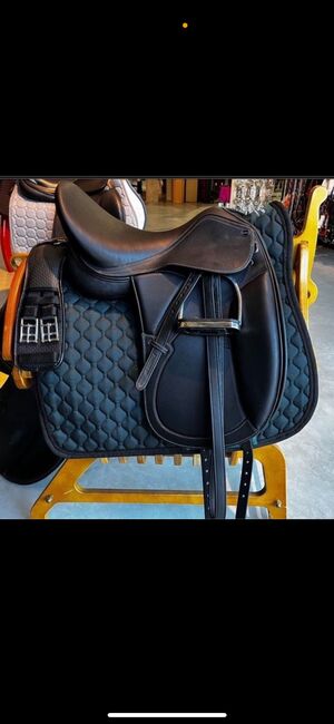 Euroriding Romulus Dressur 17Zoll Medium, Euroriding Romulus, Lisa, Dressage Saddle, Kirchhundem 