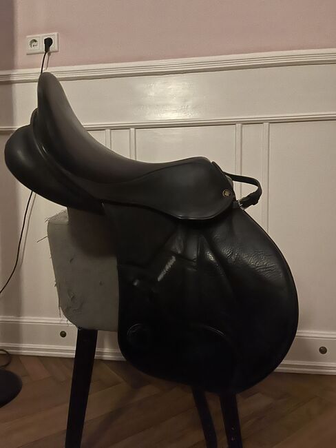 Vielseitigkeitssattel von Hennig, Hennig, Malina Steingart, All Purpose Saddle, Berlin 