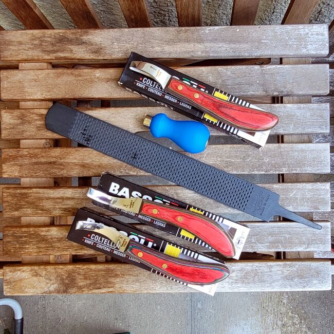 Exklusives Hufbearbeitungsset mit Hufraspel und Hufmesseren Bassoli, Bassoli, Maya (Swisshorseshop), Shoeing, 8500 Frauenfeld, Image 2