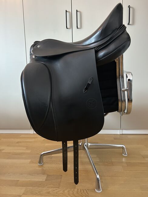 Fabian Greinert Dressursattel Sitzgröße 17“ / Kammerweite 28“, Fabian Greinert Fabian Greinert Dressursattel, Felicia Honsel, Dressage Saddle, Düsseldorf , Image 2