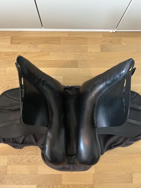 Fabian Greinert Dressursattel Sitzgröße 17“ / Kammerweite 28“, Fabian Greinert Fabian Greinert Dressursattel, Felicia Honsel, Dressage Saddle, Düsseldorf , Image 8