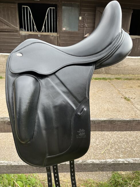 Fairfax Gareth 18” dressage saddle, Fairfax  Gareth, Laura Wilkinson, Dressursattel, Chesterfield , Abbildung 3