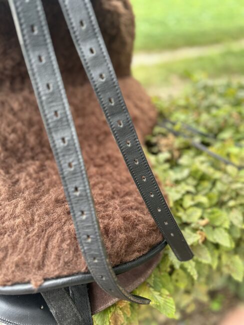 Fast NEU: Barefoot Cherokee Gr.2. Vielseitigkeitssattel, Barefoot®  Barefoot® 'Cherokee' , MM, Baumloser Sattel, Schaafheim, Abbildung 8