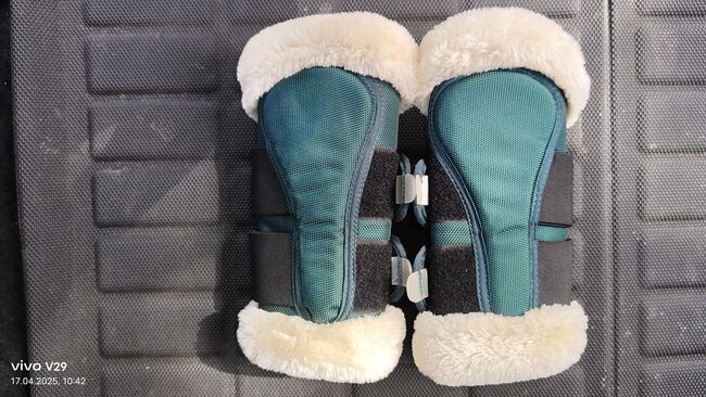 Felix Bühler Dressurgamaschen vorne WB Green Lake, Felix Bühler  Essential, Katja Presch, Tendon Boots, Sankt Koloman, Image 2