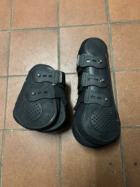 Felix Bühler Gamaschen, Geraldine Wiedemann, Tendon Boots, Leubsdorf, Image 3