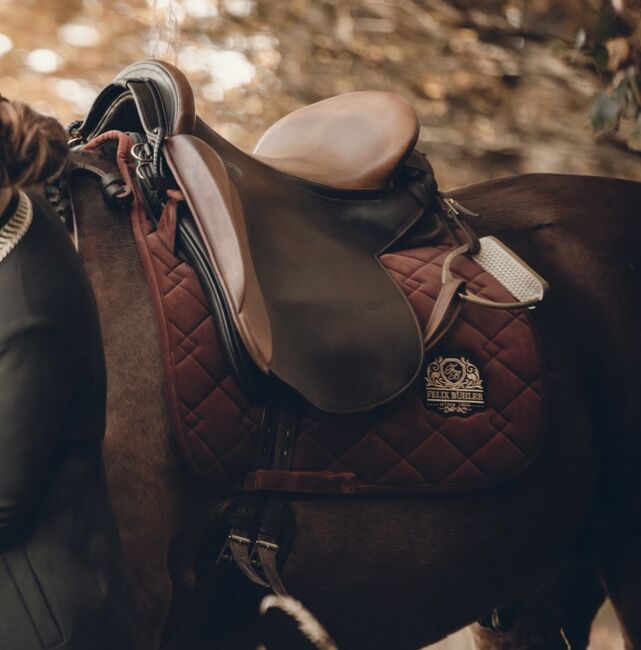 Felix Bühler Schabracke in Rot, Felix Bühler Royal Velvet, Julia, Dressage Pads, Mengkofen