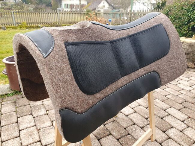 Filzpad von Stonedeek, polsterbar mit verschieden Einlagen, Stonedeek Filzpad von Stonedeek mit Taschen und Einlagen zum Aufpolstern, Shenaya, Saddle Accessories, Köniz