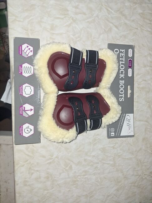 Streichkappen mit Fell Cob, QHP, C.D., Tendon Boots, Euskirchen