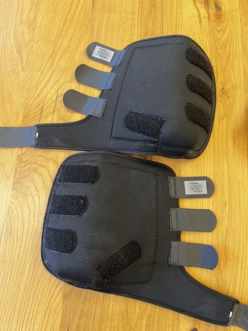Fesselkopfgamaschen, Loesdau, Karoline Walter, Tendon Boots, St. Pölten, Image 3