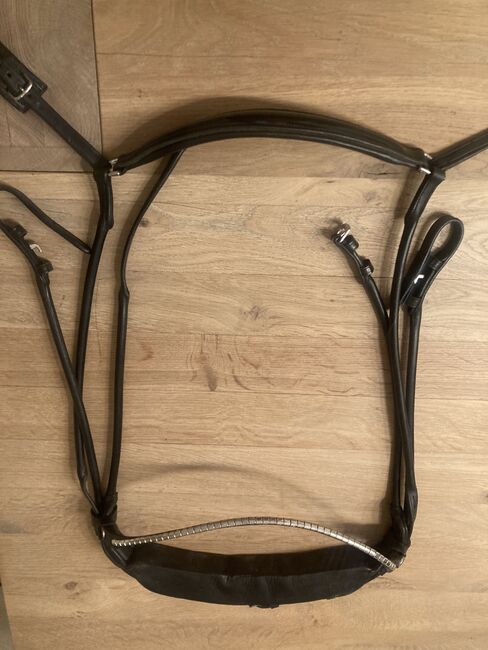 Finesse Trense schwarz- rundgenäht, Finesse/ Genickstück Druck entlastend  Hannoversches Reithalfter schwarz/ Lack, I.Sch.T, Bridles & Headstalls, Ahrensbök, Image 5