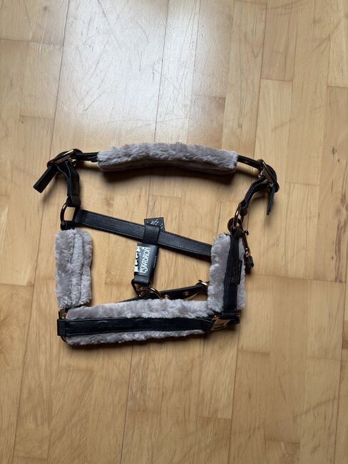 Verkaufe Eskadron Halfter Leather Faux Fur Black Platinum, Gr. P2, Neu, Eskadron, Jasmin, Halters, Otterfing