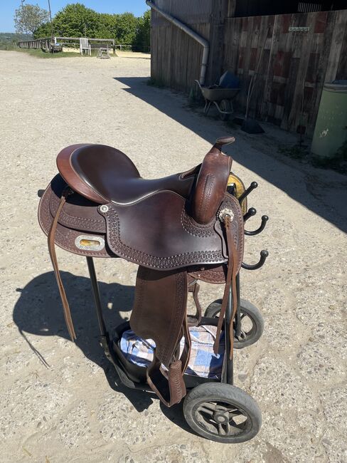 Freemax baumloser Westernsattel 16“, Freemax  Round Reiner, Jessica, Westernsattel, Essen