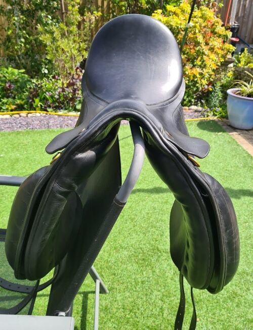 Fusion Black English Leather Dressage Saddle, Fusion , Sophie Hitchcox, Siodła ujeżdżeniowe, LEAMINGTON SPA, Image 4