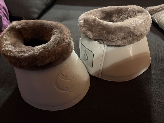 Gamaschen und Hufglocken, Eskardron , Angeliena Hennigs, Tendon Boots, Berumbur