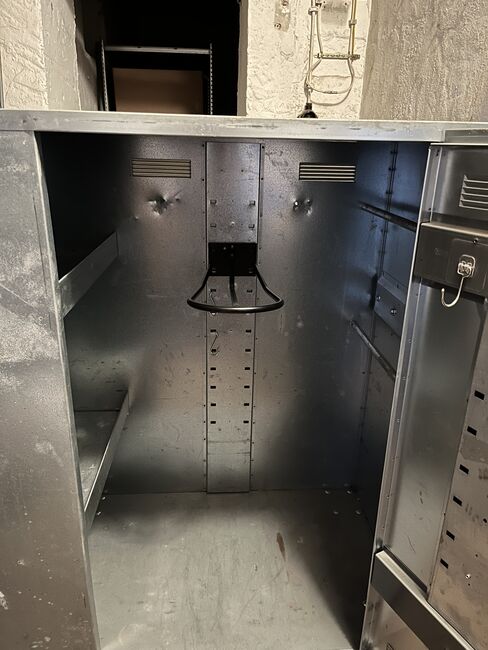 Turnierschrank Sattelschrank aus Metall verzinkt mit Rollen, Turnierschrank Sattelschrank aus Metall verzinkt mit Rollen, Sabrina, Tack Locker, Geisenheim, Image 6