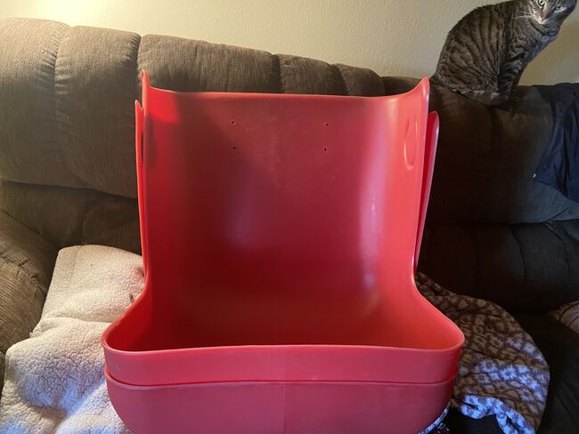 Gently used feeder, Isabelle Lee, Sonstiges, Rohnert Park