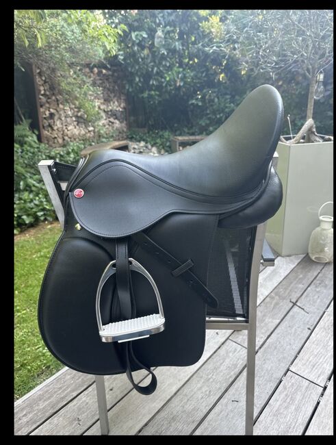 Dressursattel aus Echtleder von Star, Star, Phelula, Dressage Saddle, Neftenbach