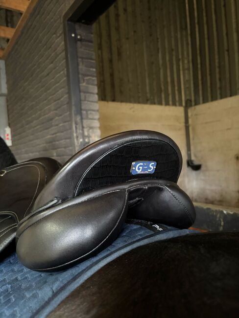 GFS Premier Dressage Saddle 17 inch, GFS Premier, Zoë Pakataridis, Dressage Saddle, Oost-Souburg, Image 4