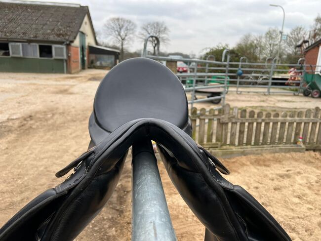Gut erhaltenen und gepflegten Dressursattel Sommer Modell Magnus, Sommer  Magnus , F. Losch , Dressage Saddle, Norderstedt, Image 9