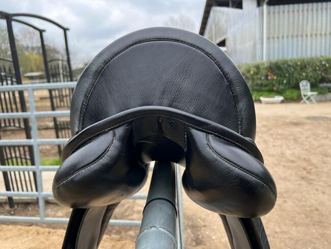 Gut erhaltenen und gepflegten Dressursattel Sommer Modell Magnus, Sommer  Magnus , F. Losch , Dressage Saddle, Norderstedt, Image 10