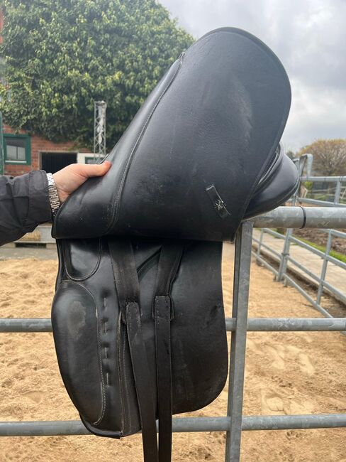 Gut erhaltenen und gepflegten Dressursattel Sommer Modell Magnus, Sommer  Magnus , F. Losch , Dressage Saddle, Norderstedt, Image 6
