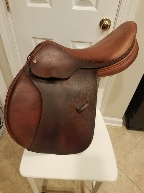 Gorgeous Bruno de Heusch 17 in M Saddle, Bruno de Heusche, K R, Siodła skokowe, Chantilly, Image 7