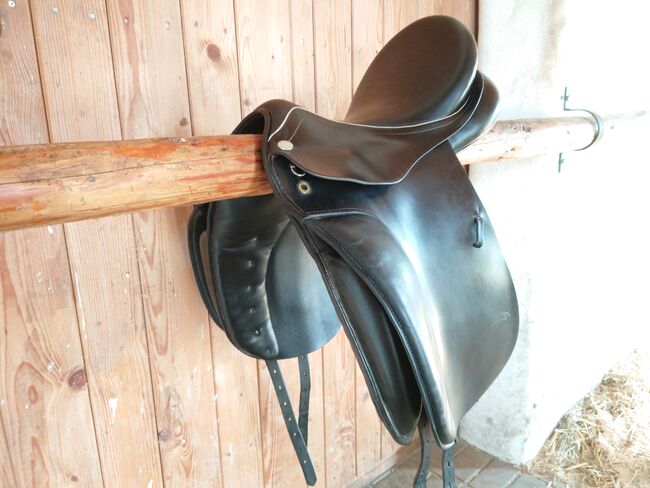 Grande CS Spezial Dressursattel 17", Grande CS Spezial - Prestige Grande CS Spezial Dressursattel 17", Vanessa Lukas, Dressage Saddle, Ravensburg