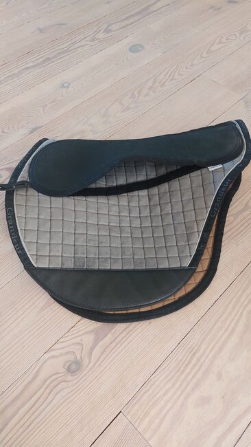 Grandeur Schabracke polsterbar mit Lammfell, Grandeur Satteldecke für Startrekk Comfort, Michaela Bartz, Dressage Pads, Aachen Eilendorf, Image 2
