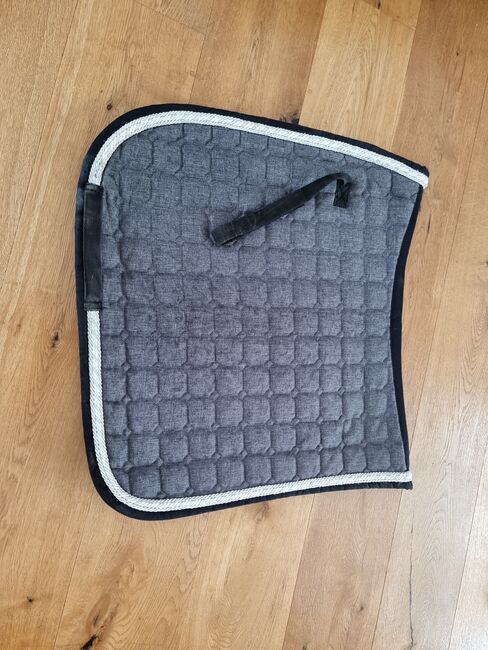 graue Schabracke Dressur Satteldecke, Sandra , Schabracken, Ampfing 