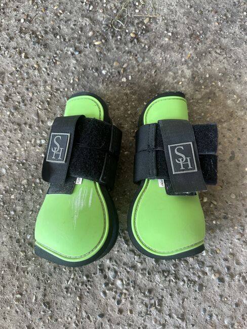 Grüne Pony Gamaschen, Showmaster, Thalia, Tendon Boots, Wangen b. Dübendorf