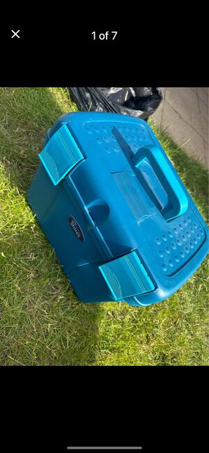 Grooming box with brushes, bands etc, Shires, Jess, Grooming Brushes & Equipment, Telford