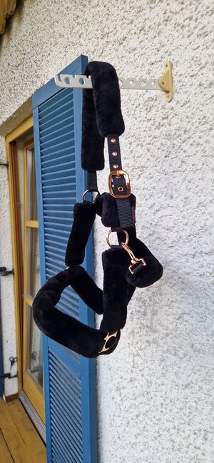 Halfter Schwarz Fell rosegold, Covalliero, Corinna Stemplinger , Halters, Obernzell