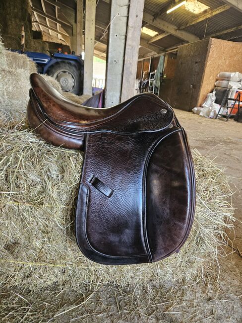 Harry Dabbs dressage saddle, Harry Dabbs, Tara Aitken , Dressage Saddle, Witney