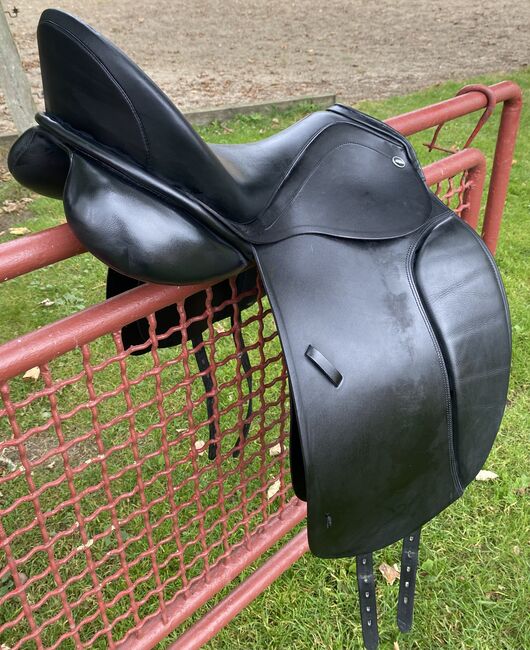 Hemano „Champion 1“ Dressursattel 18/31, Hemano Champion 1, Fenja, Dressage Saddle, Nehms