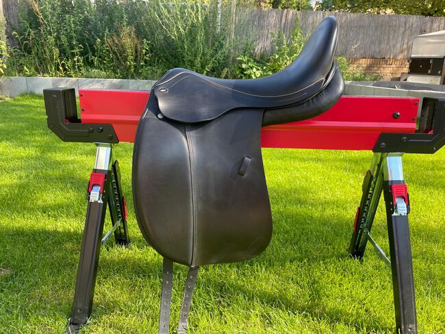 Hemano Dressursattel 18 Zoll, Hemano Basic Solution, Simone Blaschka, Dressage Saddle, Mannheim, Image 2