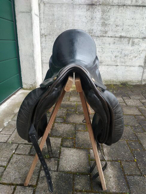 Hennig  Dressursattel 17", Klaus Zeller, Dressage Saddle, Seuzach, Image 2