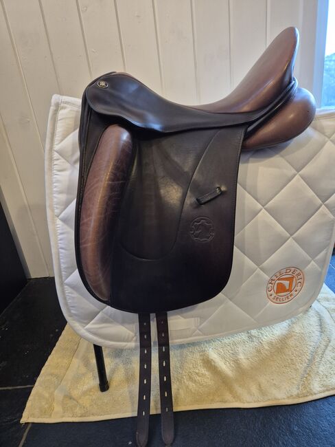 Hennig Dressage Saddle 17M, Hennig Hennig, Annie, Dressage Saddle, Pitlochry