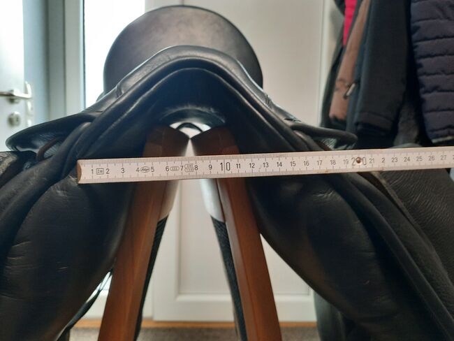 Hennig Dressursattel (Monoblatt) MFT Sattelbaum ca. 17,5", Hennig MFT, Familie P., Dressage Saddle, Mönchengladbach, Image 4