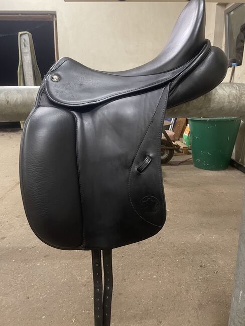 Hennig Dressursattel 17,5“, Hennig, Michele-Monique Leopold, Dressursattel, Hennigsdorf