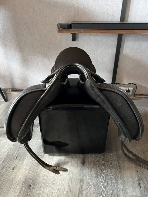 Hennig Dressursattel 18”, Hennig , Tanja Hochhaus , Dressursattel, Schwarzenberg, Abbildung 4