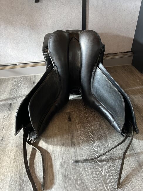 Hennig Dressursattel 18”, Hennig , Tanja Hochhaus , Dressursattel, Schwarzenberg, Abbildung 8