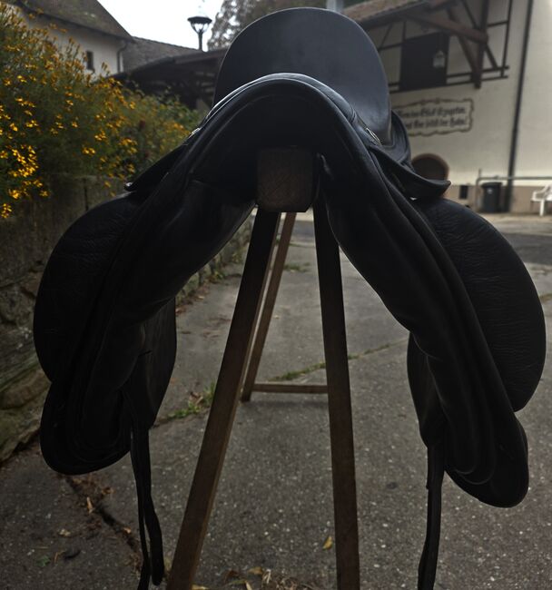 Hennig Dressursattel, Hennig NZT 17,5 Zoll NZT, Andrea, Dressursattel, Frankfurt