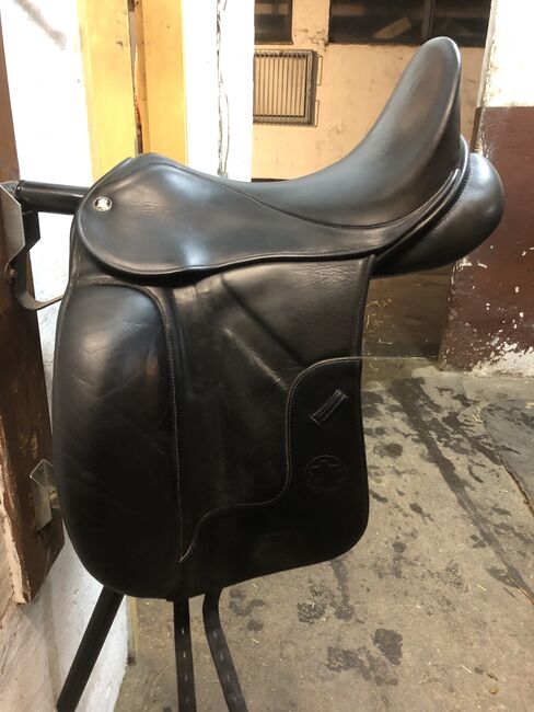 Hennig Dressursattel 17,5, Hennig, Steffi, Dressage Saddle, Hannover , Image 3