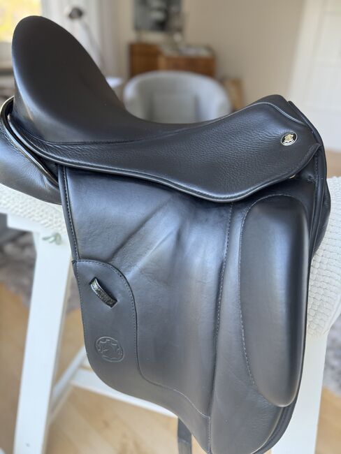 Hennig Dressursattel 17,5  ‚8 2022, Hennig  Dressursattel , Simone van Cayzeele, Dressage Saddle, Königstein, Image 10