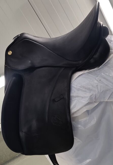 Dressursattel der Marke Hennig, sehr bequem und neu aufbereitet, Hennig, Saskia Nowottny , Dressage Saddle, Poppenhausen , Image 13