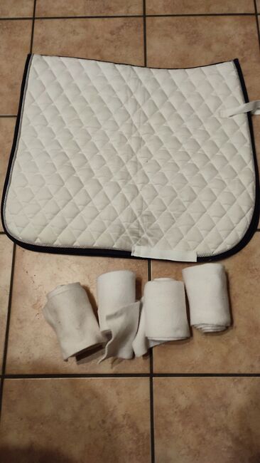 Hennig und Derby Schabracke weiß Dressur Bandagen ab 4€, Hennig , Stefanie , Dressage Pads, Weesby, Image 2