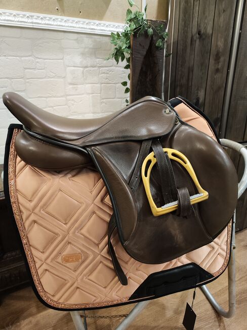 Hennig Springsattel 17,5 braun mittlerweile KW, Hennig Springsattel , Nele M. , Jumping Saddle, Neustadt in Holstein