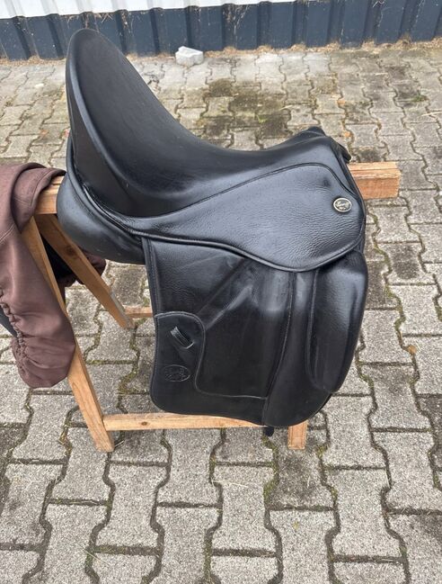 Hennig, Sattel, Dressursattel, Reiten, Pferd, Sattel, Hennig Dressursattel ASP, Dominika Real, Dressage Saddle, Schaanwald